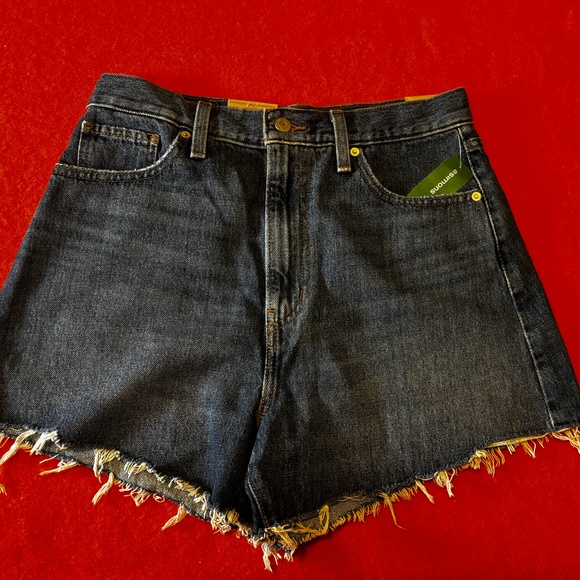 Levi’s high waisted cut-off denim mom short NWT - Picture 2 of 11
